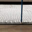 Tapis de couloir contemporain 11,22 lb et gris, motifs superposés 31 po Conception large et large