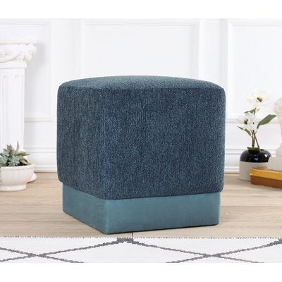 Élégant pouf bleu avec pieds en bois de 17,7 po x 17,7 po x 17,7 po | Revêtement 50% coton / 50% lin, 35 éponges orthopédiques, épaisseur: 2,4 pouces | Parfait pour les salons modernes et les espaces confortables, conception durable et confortable