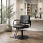 Fauteuil de coiffure 360 ° rotatif et réglable avec repose-pieds et coussin en polyuréthane pour une assise confortable dans les salons de coiffure et les salons de coiffure-135355158