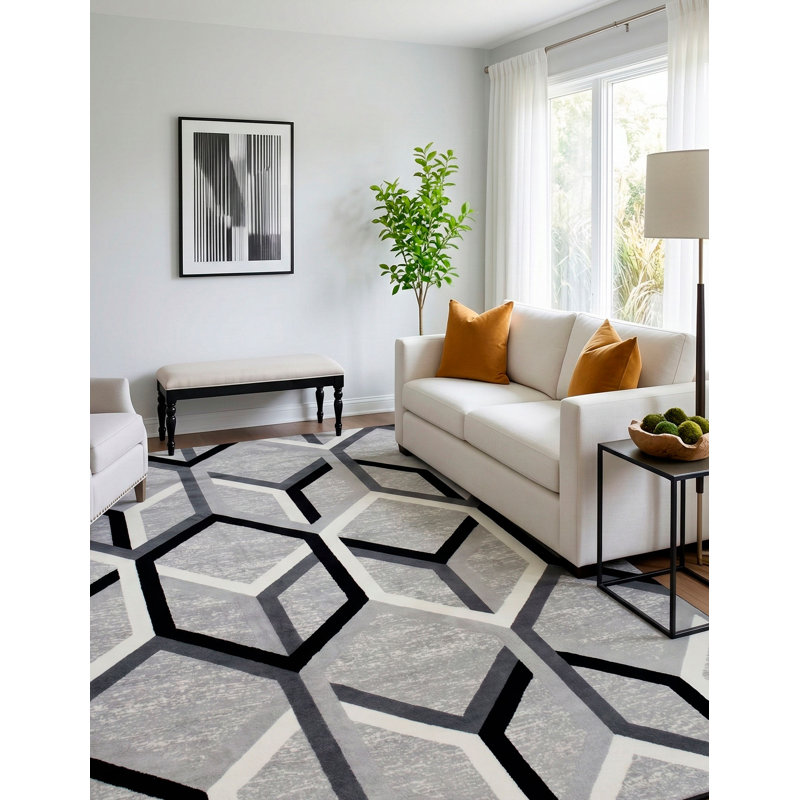 Nubia Geometric Area Rug in Gray, Rectangle 4' x 5'8"