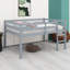 Lit mezzanine en bois avec échelle-597268902