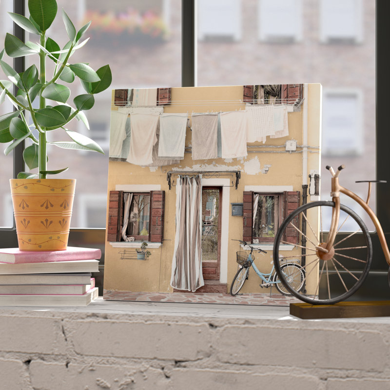 «Venetian Bicicletta I» par Alan Blaustein, reproduction de photo sur toile, H 12 po x l 12 po x P 0,75 po, Toile tendue