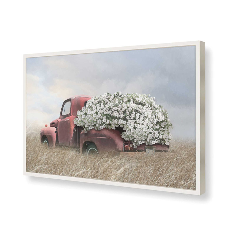 «Old Red Full of Flowers» par Lori Deiter, reproduction d'art, L 18 po x H 12 po, Blanc, Impression encadrée
