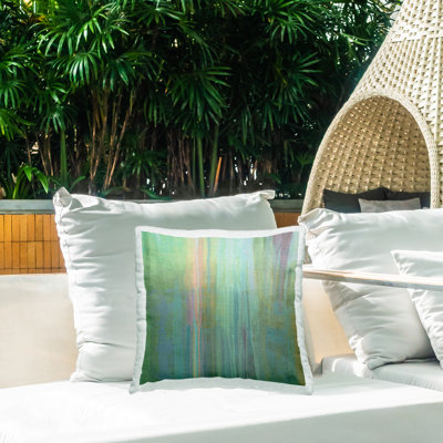 Coussin d'extérieur à imprimé abstrait Abstract Green Fluid Streaks par Michael Tienhaara