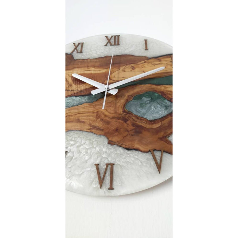 Horloge murale en bois, H 28 po x l 28 po x P 2 po
