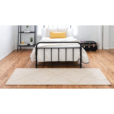 Tapis beige tressé à la main Carlotta