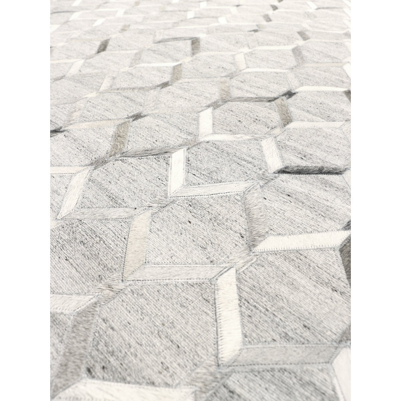 Geometric Hand-Loomed Silk Silver/White/Black Area Rug, Rectangle 5' x 8'