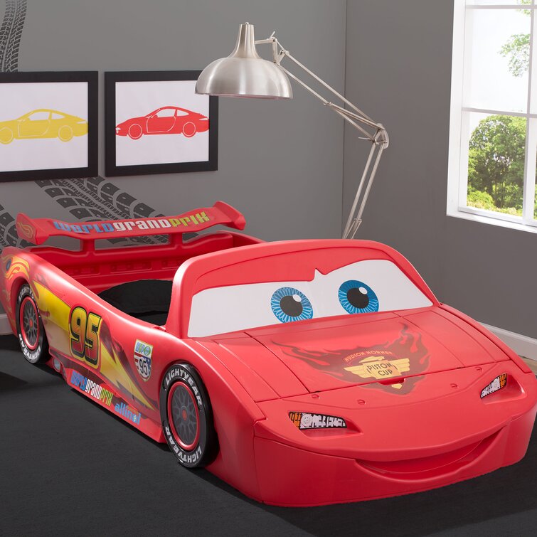  Disney Pixar Cars Lightning McQueen with Racing Wheels : Toys &  Games