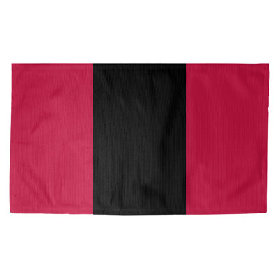 Tapis rouge/noir rayé