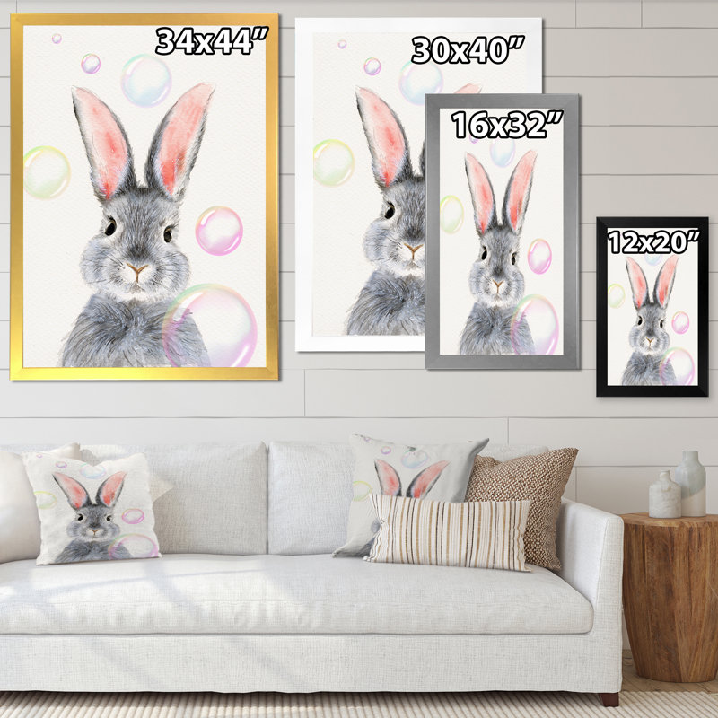 Mignon lapin gris moelleux - reproduction sur toile, Cadre doré, H 32 po x l 24 po x P 1 po