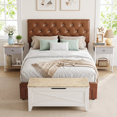 Ensemble de chambre à coucher moderne de 4, base de lit tapissier brun avec 2 tables de chevet en métal et banc de rangement en bois à plateau relevable, ensemble de mobilier de chambre complet