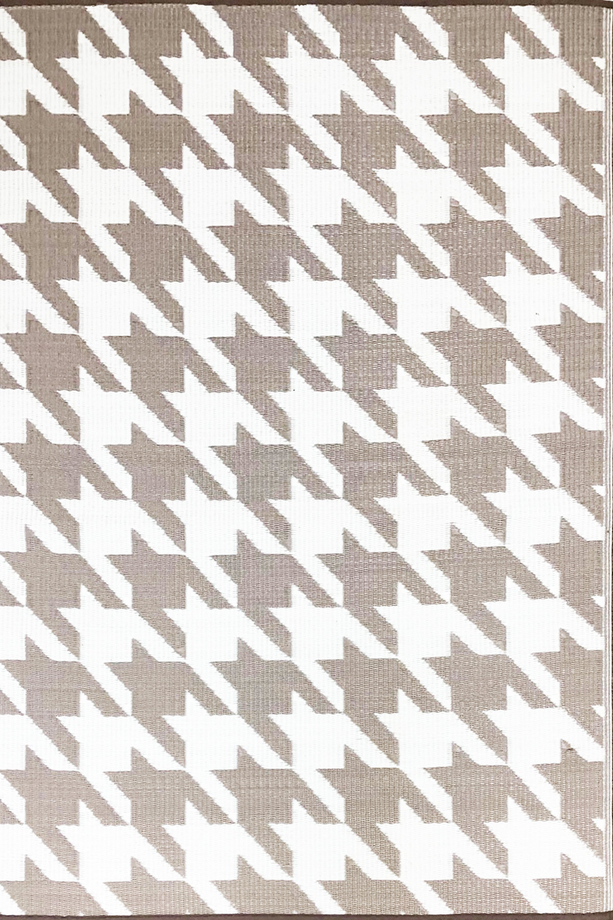Mad Mats Houndstooth Handmade Looped/Hooked Ivory/Gray Indoor / Outdoor ...