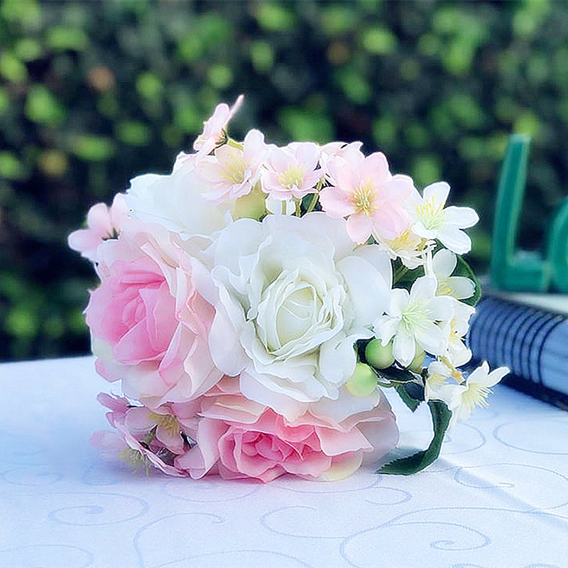 Bouquet de fleurs artificielles, Non