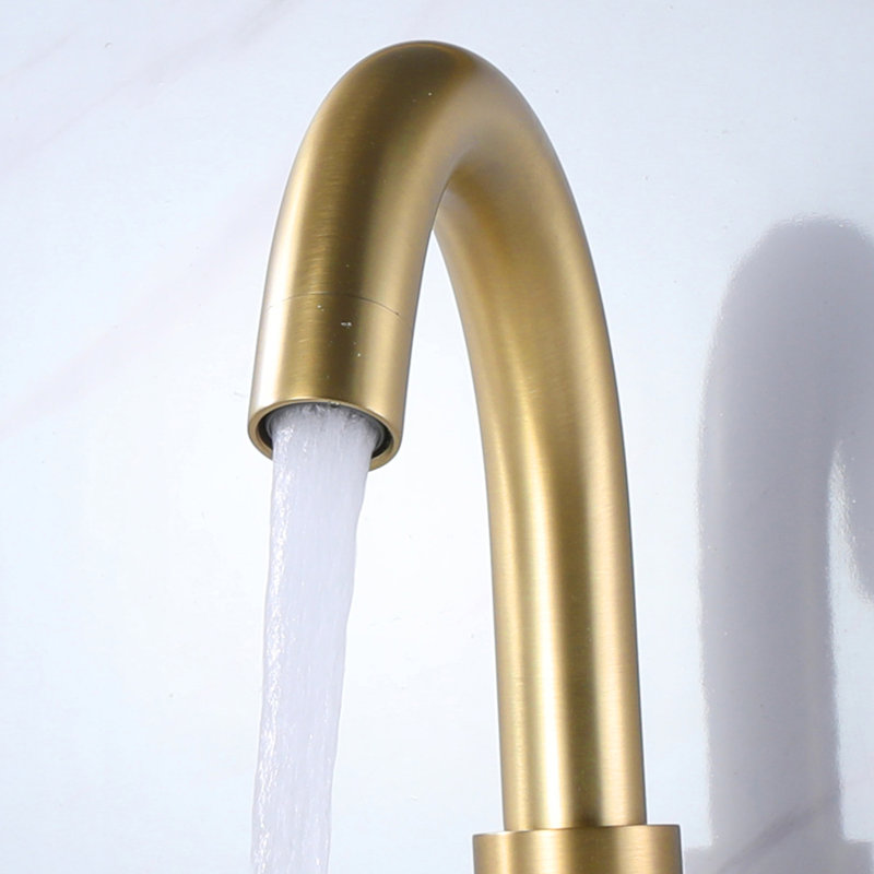 Robinet de salle de bain 8 "à 3 trous en or brossé avec bec pivotant à 360 °