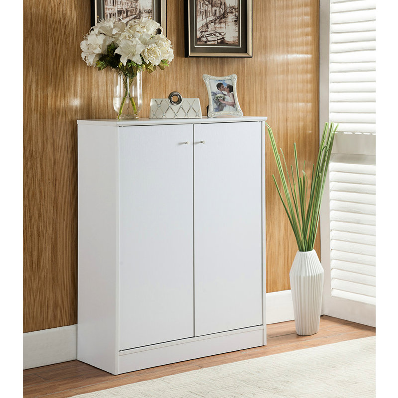 Armoire à chaussures / rangement à deux portes et cinq tablettes, teinte blanche pour armoire de rangement avec tablettes