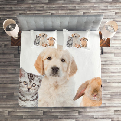Dog And Cat Farmhouse / Country Coverlet