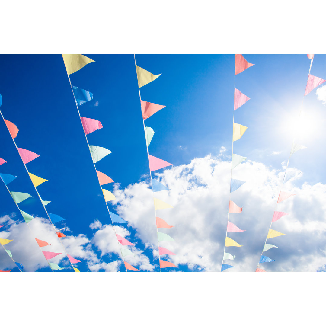 Strings Of Bunting von Kickimages - Drucken