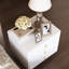 Table de chevet moderne avec finition blanche