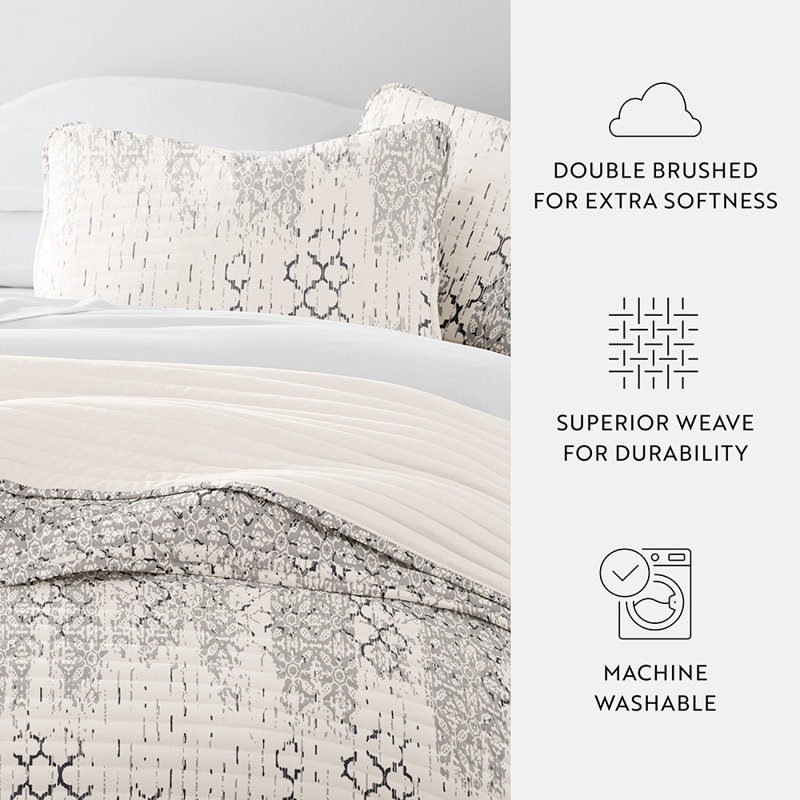 Light Gray Reversible Microfiber Full Quilt Set with Geometric Pattern
