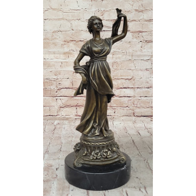 Femme romaine en robes fluides - Sculpture en bronze sur métal, art original par Milo