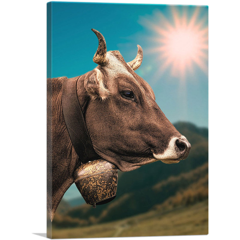 «Cow with the Bell in the Field Home Decor», reproduction de photo sur toile tendue, H 26 po x l 18 po x P 0,75 po