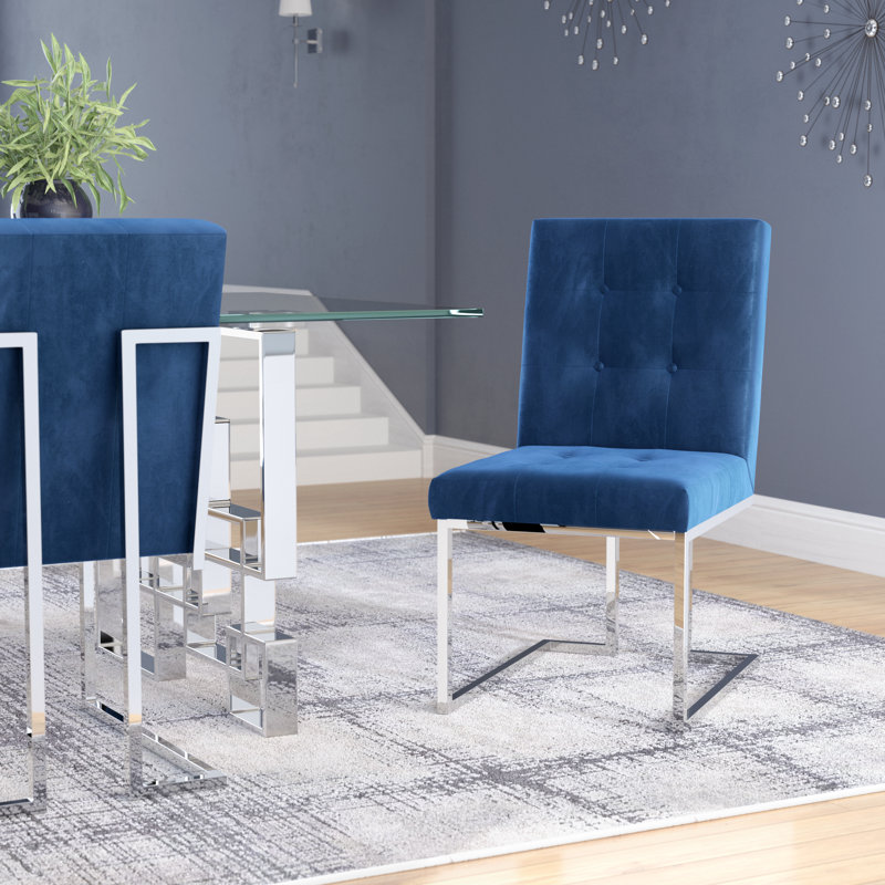 Chaise d'appoint en velours capitonné Chakevia, Velours marine, Chrome