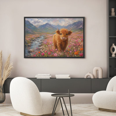 «Highland Cow in Wildflower Valley», reproduction d'art sur toile encadrée dans la chambre principale
