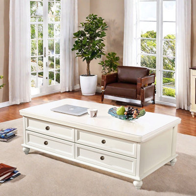 Une table basse de style rétro
