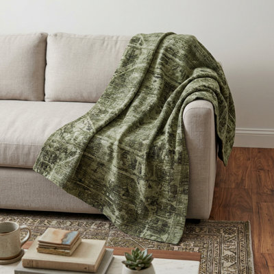 Jeté 50 po x 70 po en polyester damassé vert olive et beige