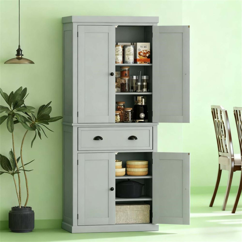 Garde-manger autoportant avec tablettes réglables et beaucoup de rangement, parfait pour la cuisine et la salle à manger