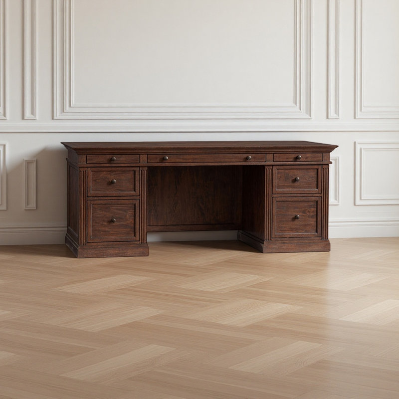Stenberg, Dark Brown