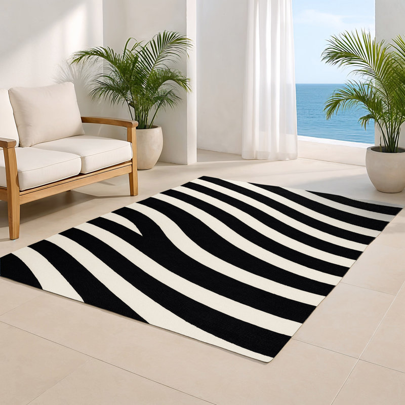 HorizontalStripes Black Indoor and Outdoor Area Rug, Rectangle 4' x 6'