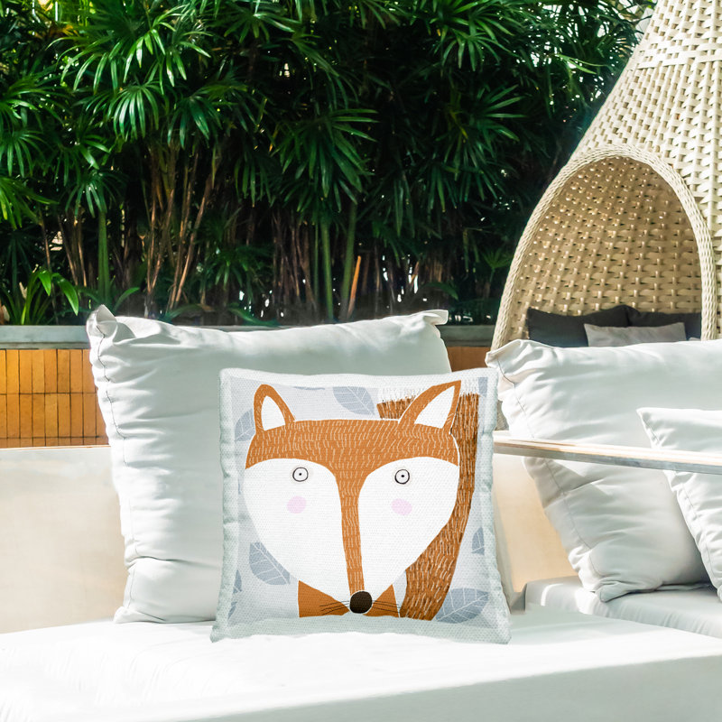 Coussin d'extérieur à motif de faune orange avec motif de renard orange par Carla Daly