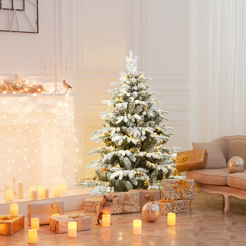 Arbre de Noël enneigé 4,5 pi., H 4,5 po