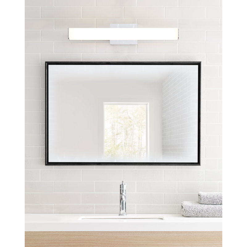 Lynn 25 Bath, Chrome