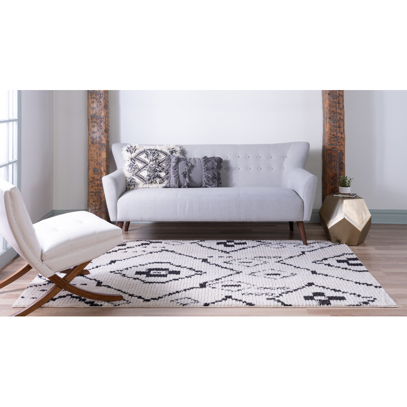 Idun Geometric Indoor Rug, Rectangle 4'1" x 6'1"