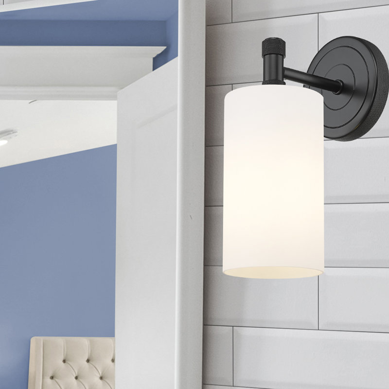 Applique murale 1 lumière Crown Point, Blanc mat, H 10,5 po x l 3,88 po x P 6,5 po, Noir mat