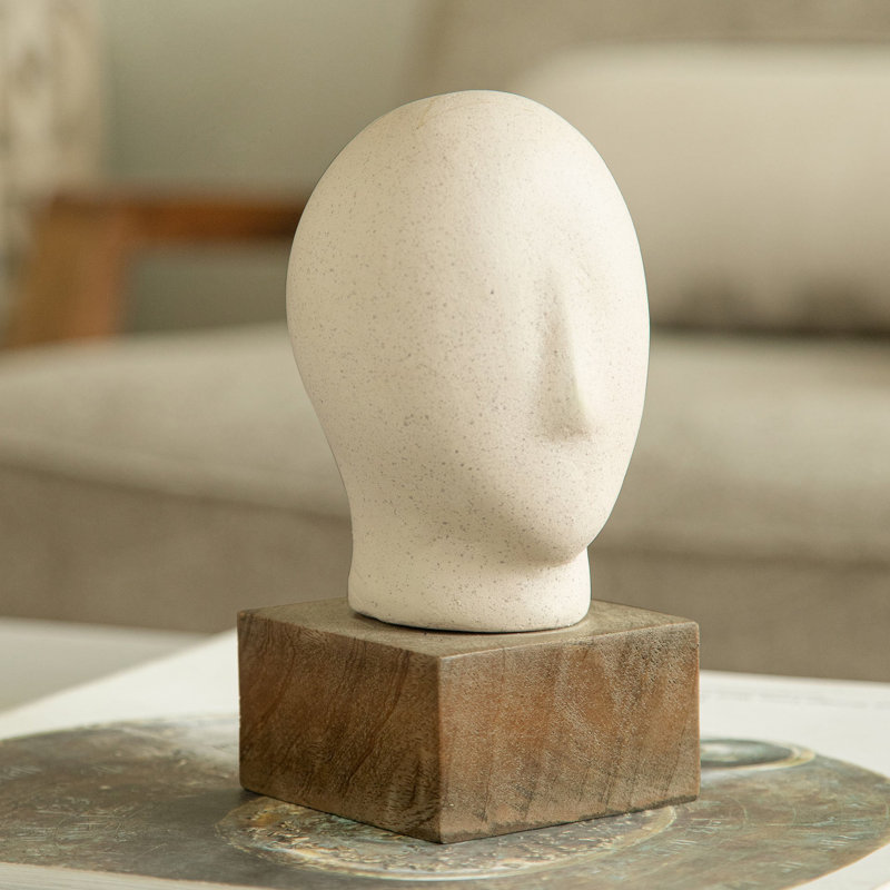 Figurines & Sculptures