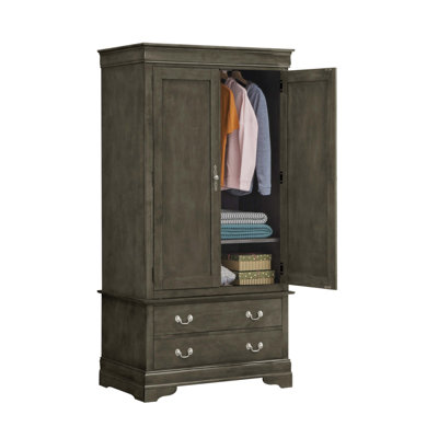 Armoire traditionnelle Louis Phillipe G3105-A avec bases sculptées et moulures courbées, tiroirs à queue d'aronde et quincaillerie en métal