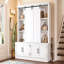 L'armoire de rangement multifonctionnelle pour hall d'entrée comprend des rails coulissants pour un grand espace de rangement combinant intelligemment une unité de rangement avec une entrée en forme d'arbre, idéale pour les salons et les couloirs