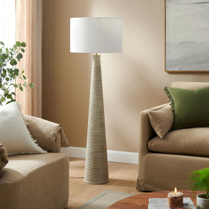 Lampe sur pied en bois ciselé avec abat-jour tambour Saylor