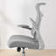 Chaise de bureau ergonomique Whitmore & Co. avec siège en maille haute, accoudoirs relevables et inclinaison de 90° à 125°, grise.-129470100