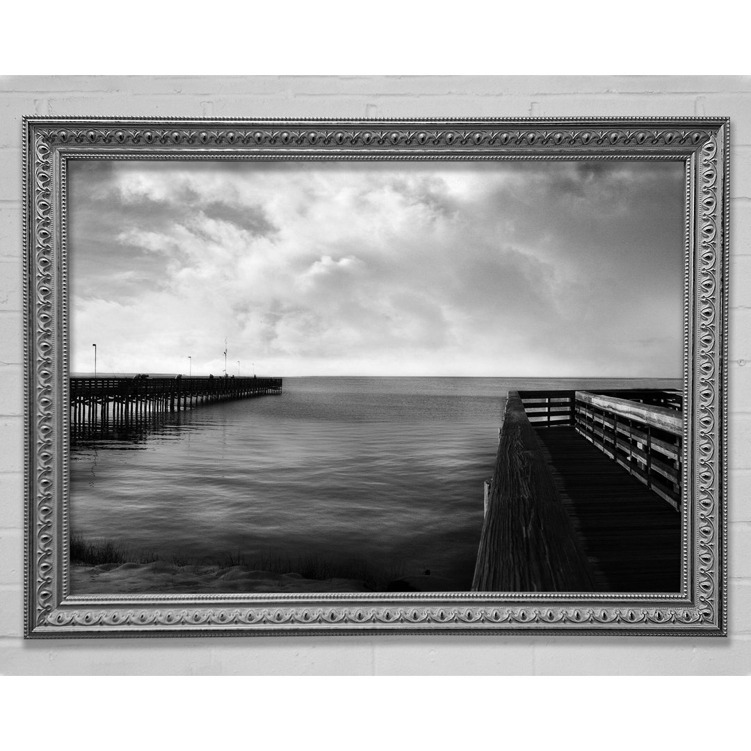 Twin Pier Ocean B N W - Einzelner Bilderrahmen Druck