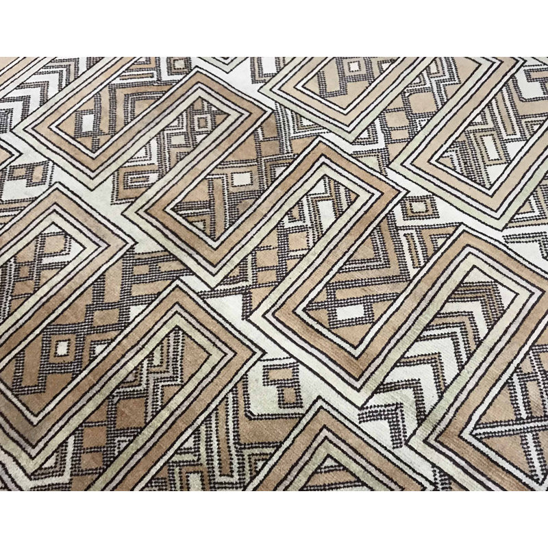 Hand-Knotted High-Quality Gray Area Rug