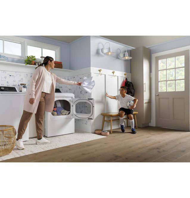 GE Appliances 7.4 Cu. Ft. Natural Gas Dryer Sensor Dry Reversible Door in White