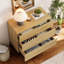 Ensemble de chambre à coucher 3 pièces, 1 commode à trois tiroirs et 2 tables de chevet avec stations de recharge, ensemble de rangement en bois cannelé avec pieds en métal, suite de chambre à coucher moderne-118099886