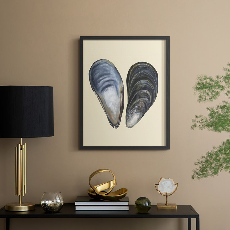 «Bivalve Shells I», reproduction encadrée - bois massif, H 30 po x l 24 po, Noir, noir, noir, noir