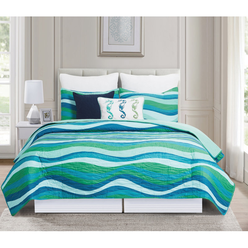 Ashton Coastal Waves Quilt, Blue, Queen Quilt + 2 Shams
