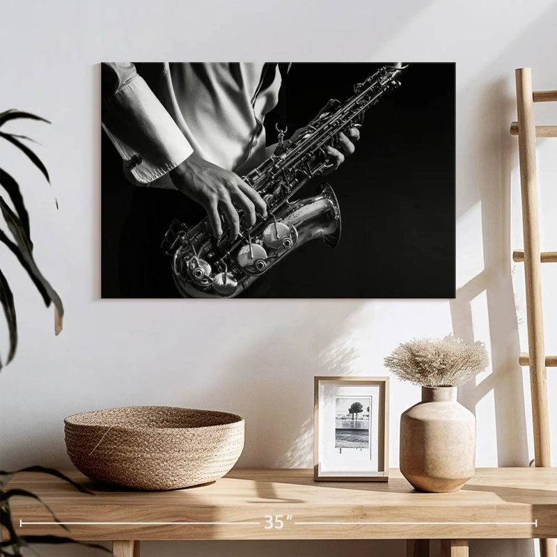 Abarca jouant du saxophone, H 34 po x l 51 po