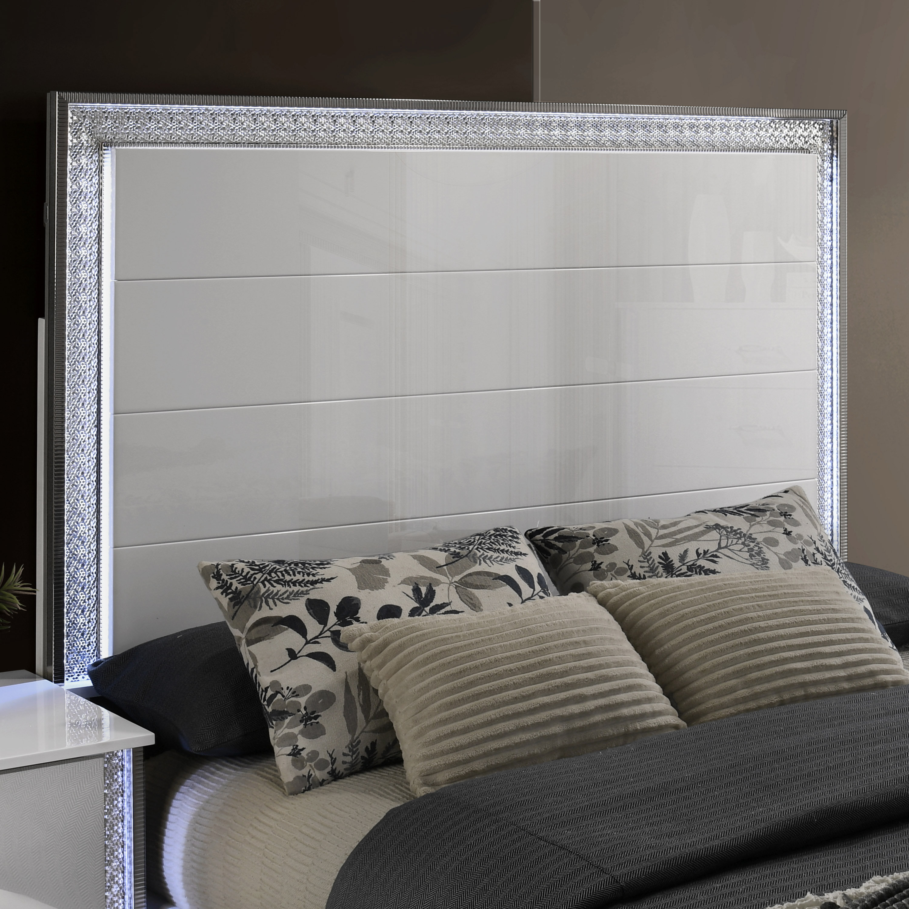 House of Hampton Jennie Platform Bed With Led - Wayfair Canada